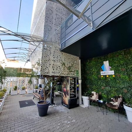 Apartments Steel Residence- Tesla Drive Experience Timisoara Exterior photo