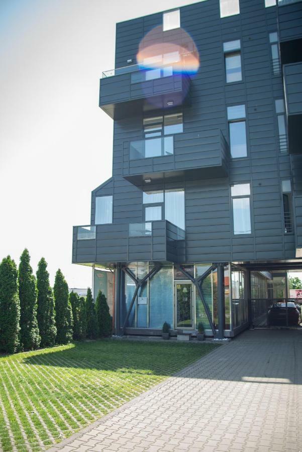 Apartments Steel Residence- Tesla Drive Experience Timisoara Exterior photo
