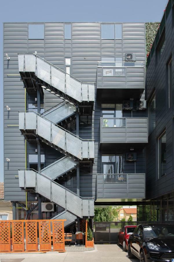 Apartments Steel Residence- Tesla Drive Experience Timisoara Exterior photo