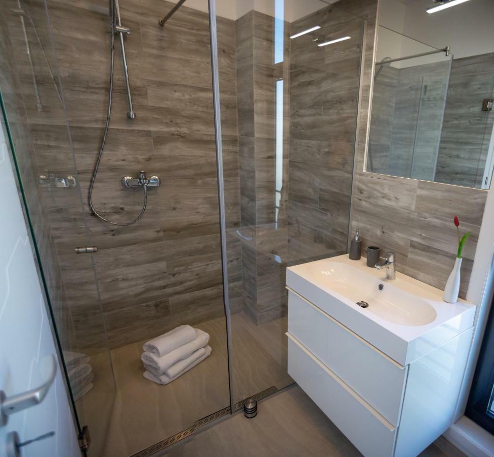 Apartments Steel Residence- Tesla Drive Experience Timisoara Exterior photo