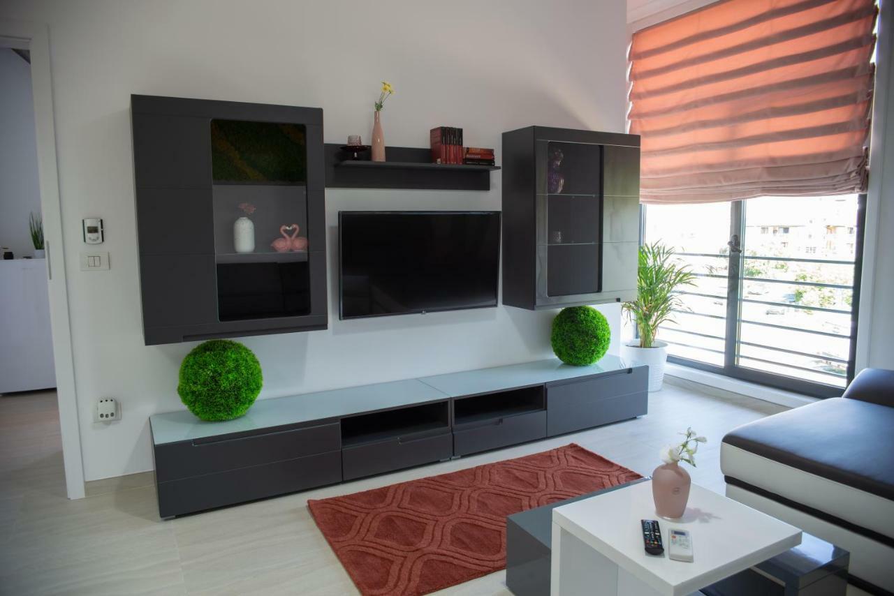 Apartments Steel Residence- Tesla Drive Experience Timisoara Exterior photo
