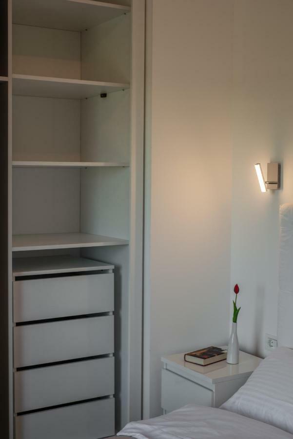 Apartments Steel Residence- Tesla Drive Experience Timisoara Room photo